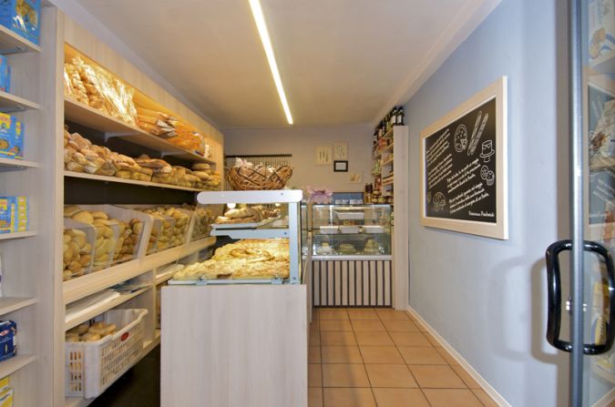 arredamento negozi panetteria borgosesia (18)